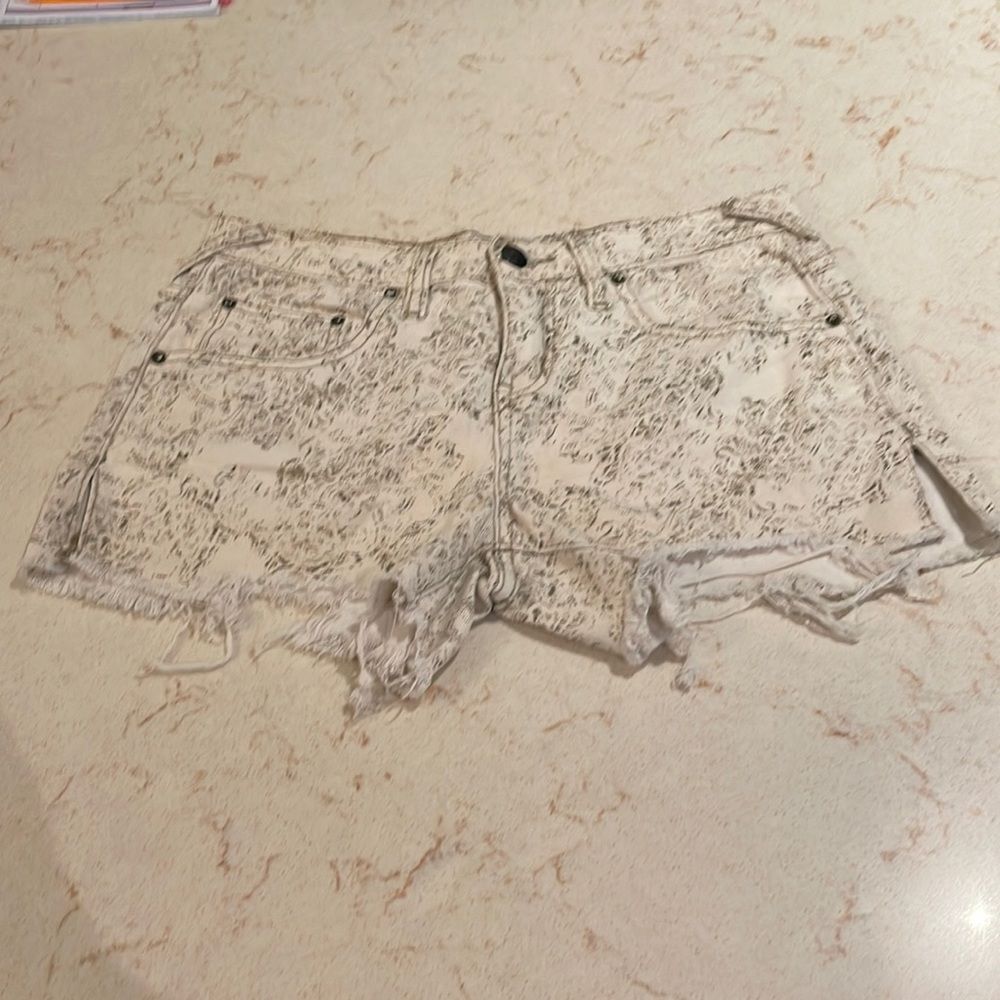 Free People denim shorts SZ 24